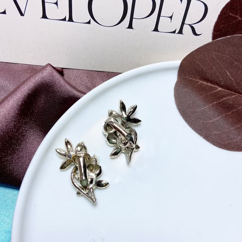 【西洋古董飾品】高級優雅花卉掐絲綻放藤蔓 藍黃閃萊茵 耳環耳夾