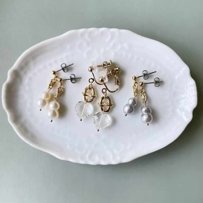 Crystal knot ピアス/イヤリング