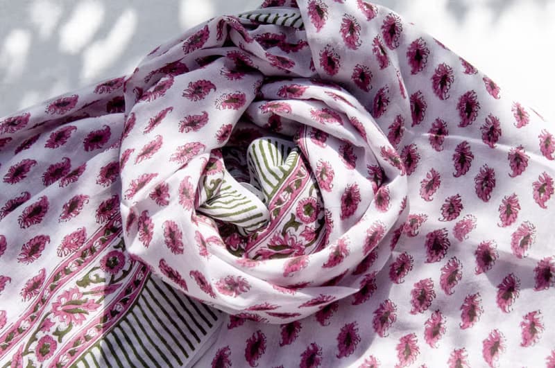 超大純綿絲巾 手工木刻印植物染圍巾  草木染棉絲巾-法式花朵藤蔓