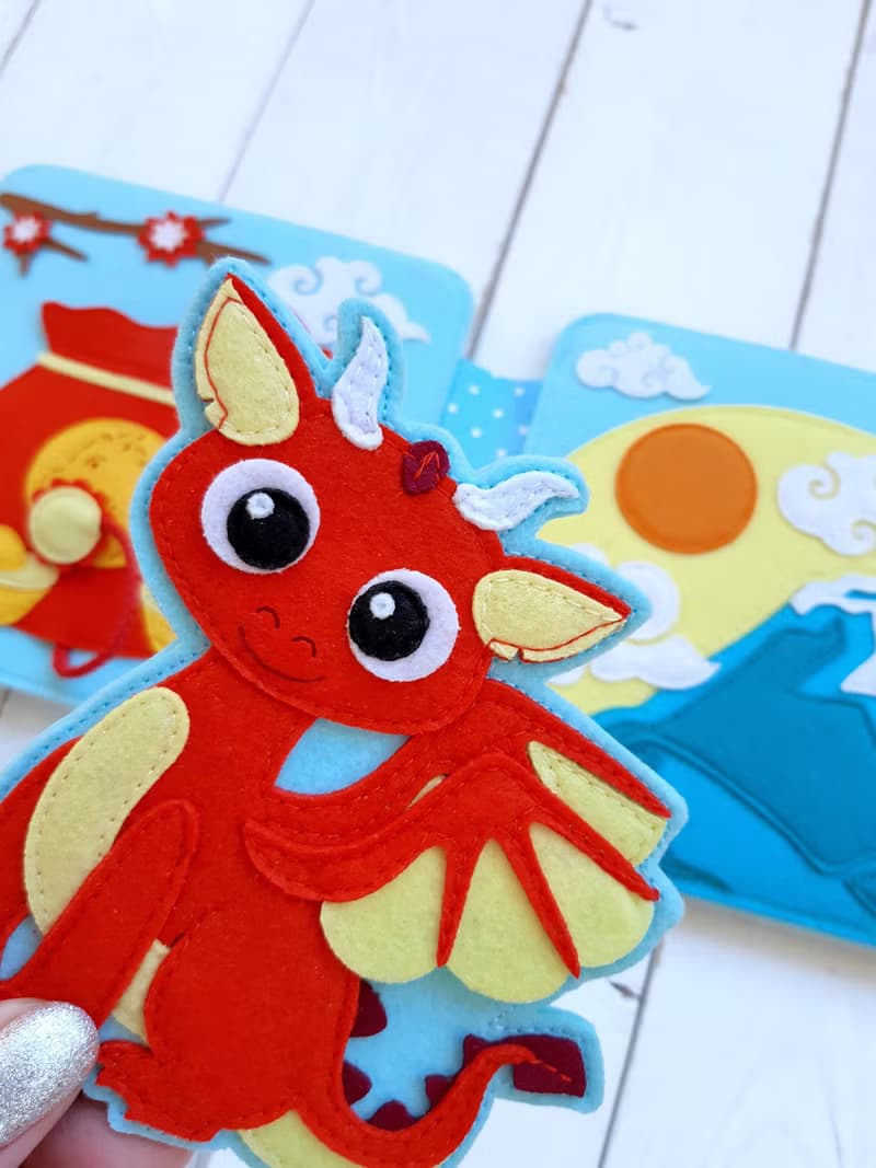 Felt book with the dragon symbol of 2024, Red Dragon, 紅龍, Perfect gift