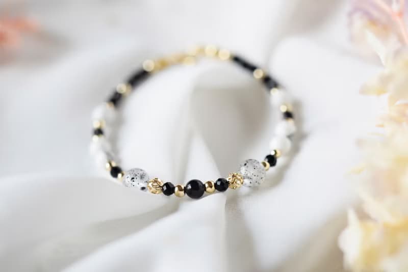 墨之心。黑曜石 黑尖晶 黑雲母 白松石 14K 天然石水晶 手鍊