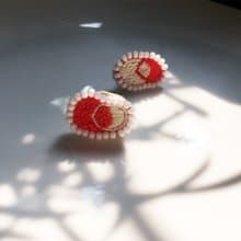 | 舊款出清5折 | 迷你手工刺繡珠珠耳飾一對 Summer Girl