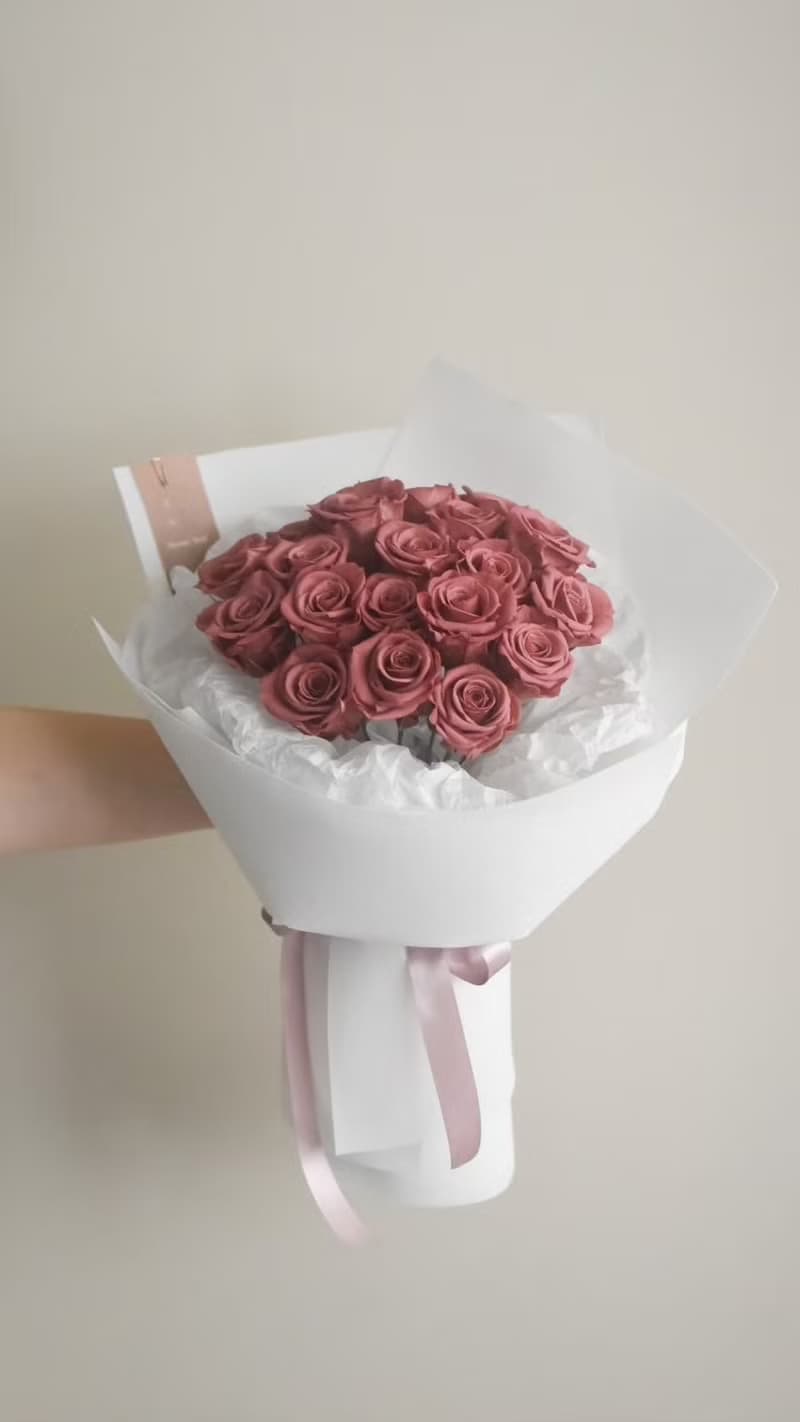 /20朵永生玫瑰花束/求婚 紀念日 生日 畢業 婚禮 閨密 滿天星