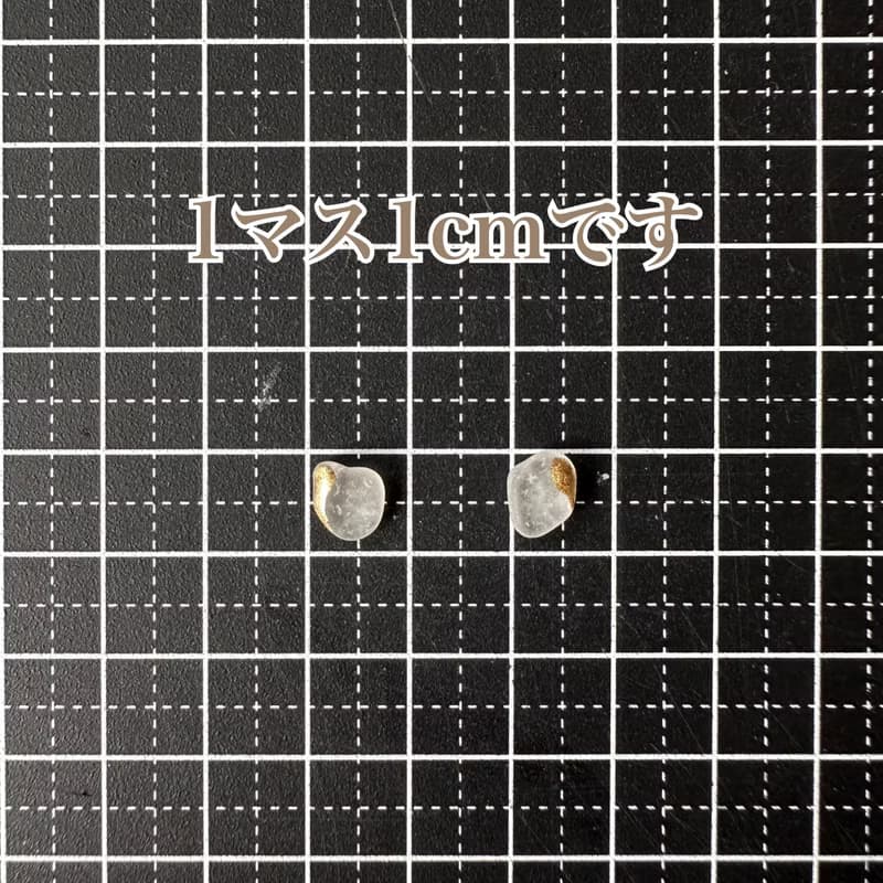 【再販】 海からの贈り物 シーグラス 金継ぎ ライン ピアス ノンホールピアス シンプル 小さい 小ぶり ゴールド 金 ホワイト 白 ガラス オフィス 極小