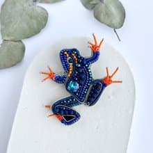 Embroidered seed beads frog brooch