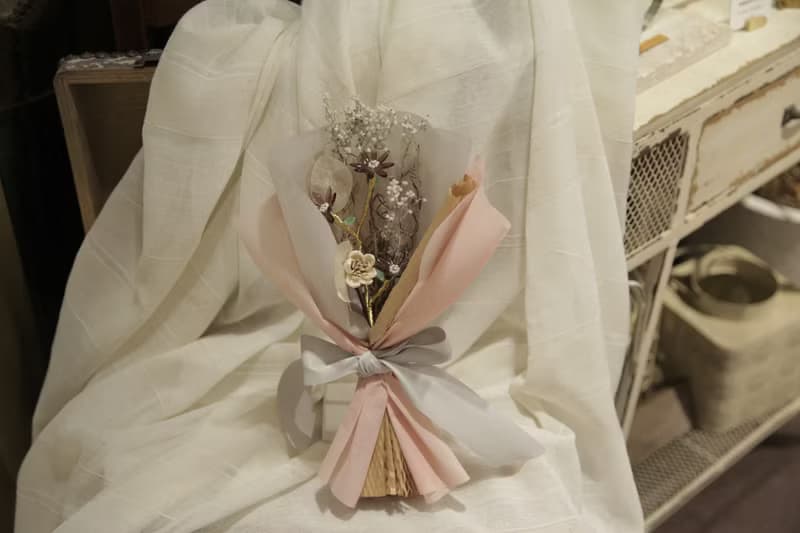 手工小雛菊琉璃花束