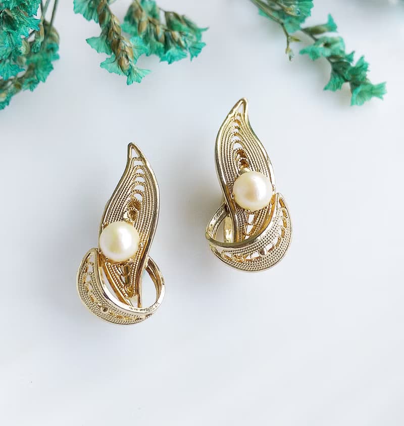 Vintage Jewelry 西洋古董飾品 對稱 掐絲 流線葉珠 夾式耳環