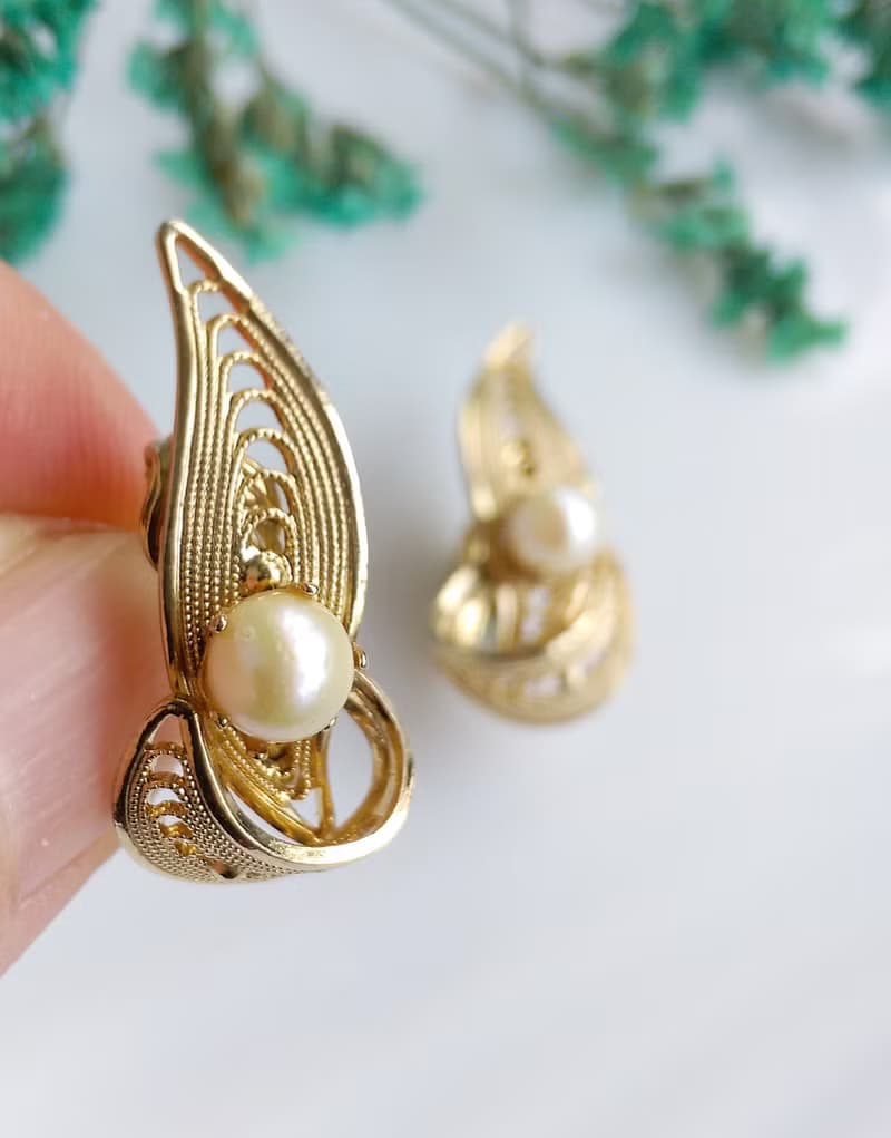 Vintage Jewelry 西洋古董飾品 對稱 掐絲 流線葉珠 夾式耳環