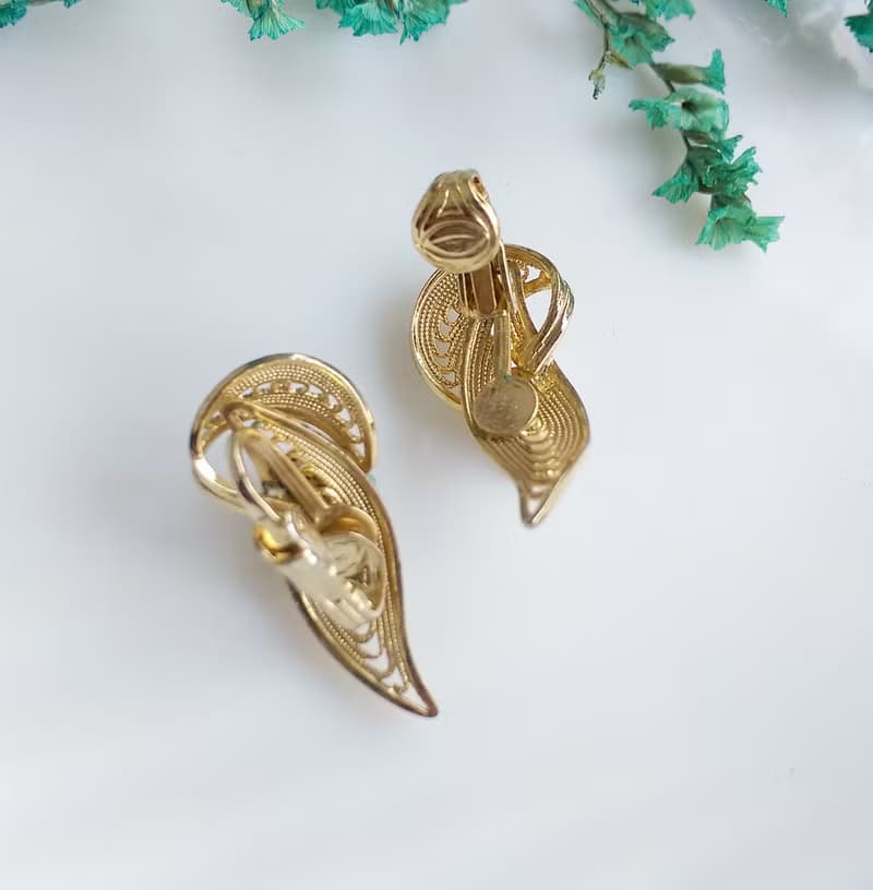Vintage Jewelry 西洋古董飾品 對稱 掐絲 流線葉珠 夾式耳環