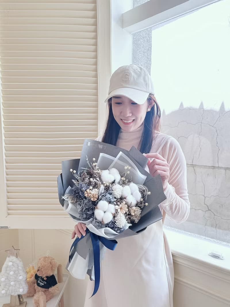 質感灰棉花花束 畢業花束 乾燥花束 男友花束 聖誕節禮物