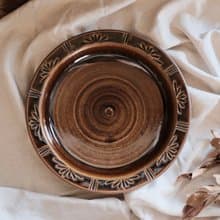 花瓣邊 l 26cm大盤 l 飴釉陶盤