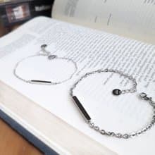 午夜邂逅。簡約直條造型//男女款//白鋼手鍊  不怕水不變色防過敏