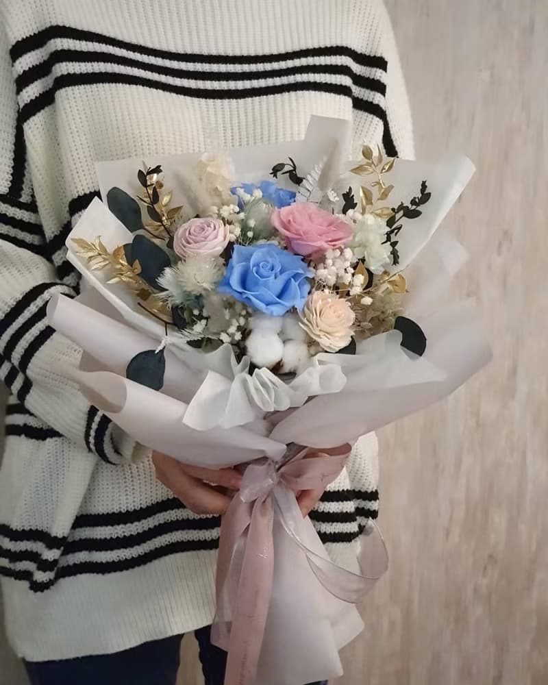 永生藍粉玫瑰花束 求婚花束 生日花束 情人節告白花束 現貨花束