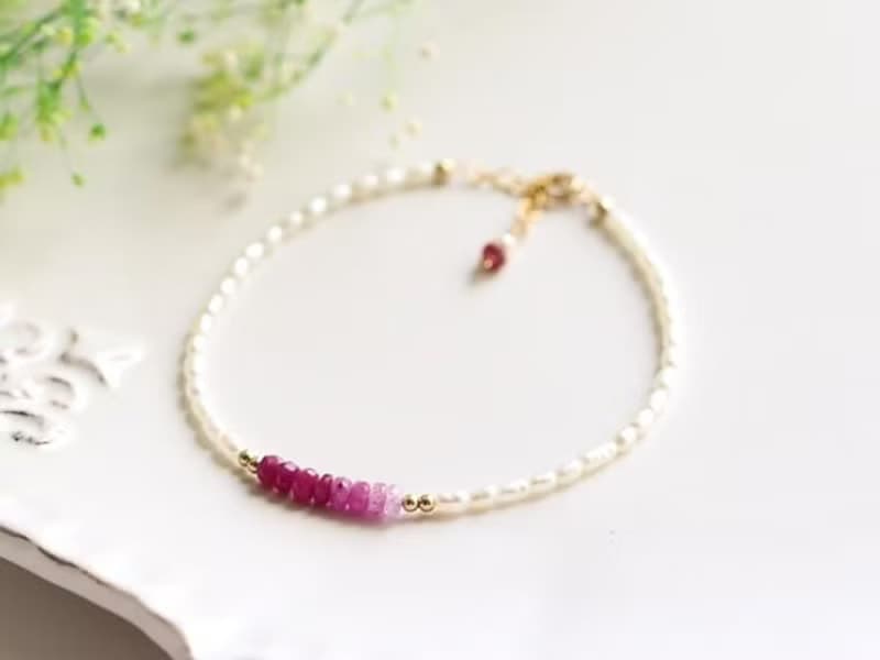 勝利の女神ルビーと幸せを運んでくれるパールのブレスレット　7月/6月誕生石