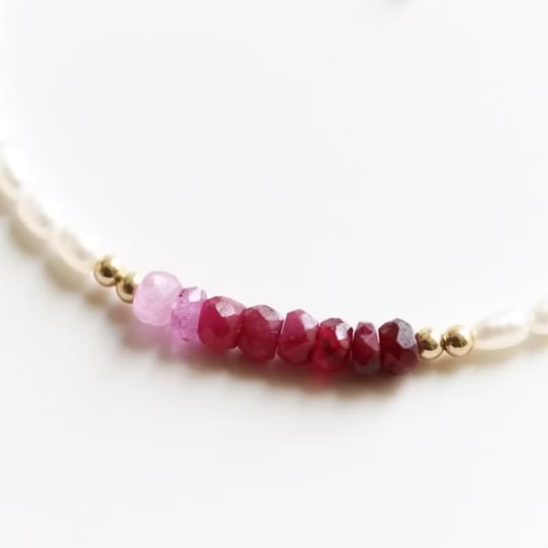 勝利の女神ルビーと幸せを運んでくれるパールのブレスレット　7月/6月誕生石