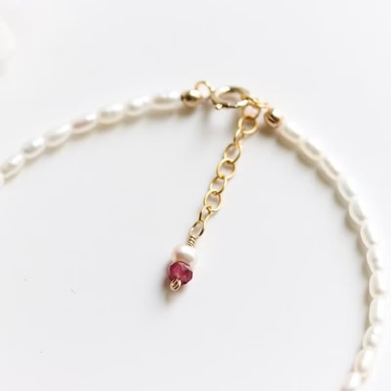 勝利の女神ルビーと幸せを運んでくれるパールのブレスレット　7月/6月誕生石