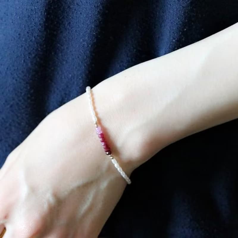 勝利の女神ルビーと幸せを運んでくれるパールのブレスレット　7月/6月誕生石