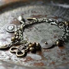 oldアフガンメタルと多彩メタルとチェーン、民族鈴のメタルブレス