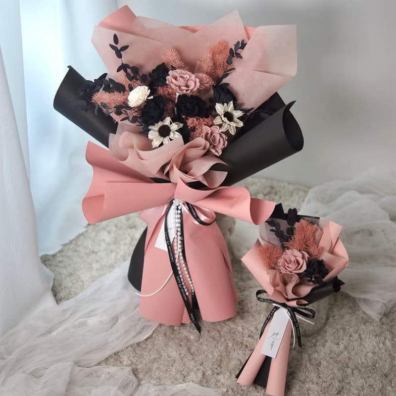 【艸弄Garden Lane Floral】Black Pink風永生花束-單朵