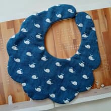 【5日內出貨】日本綿紗布 藍底鯨魚  棉紗款雲狀圍兜 嬰兒圍兜