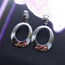 Vintage Jewelry 西洋古董飾品 TRIFARI 銀色調 環圈 夾式耳環