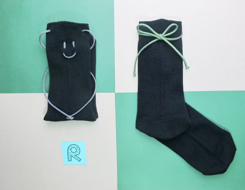 Smile Socks/文青款綁繩中統襪/百搭黑/接單訂製