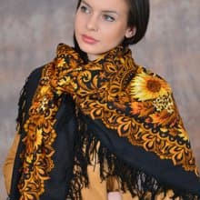 Pavlovo Posad Russian Shawl 100% Wool Scarf 125x125 cm Woolen Fringe 29-18