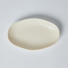 KOGA 許家陶器品 陶質六角腰子盤 (鶯白)