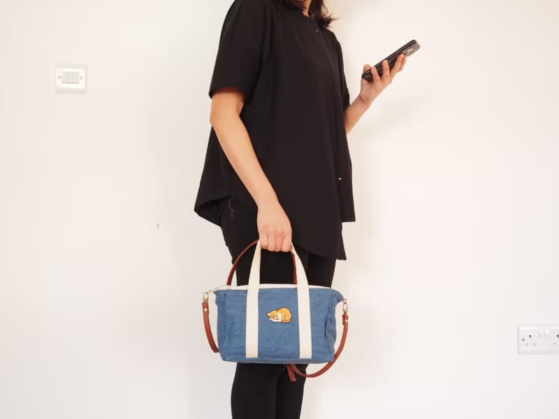 手工縫製托特側肩包帆布小手袋 牛仔布貓貓玩金魚刺繡 可拆調