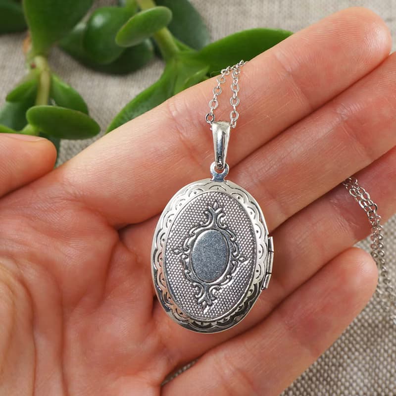 Honey Yellow Agate Silver Oval Photo Locket Pendant Necklace Woman Jewelry Gift
