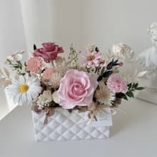 SEE 看見花藝設計|情人節|永生玫瑰 |生日|瑪格情詩不凋擴香盆花