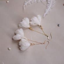 Craig 氣質小白花雙鍊式耳勾耳環