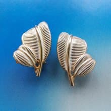 Vintage Jewelry 西洋古董飾品 KRAMER 白琺瑯雙葉 夾式耳環