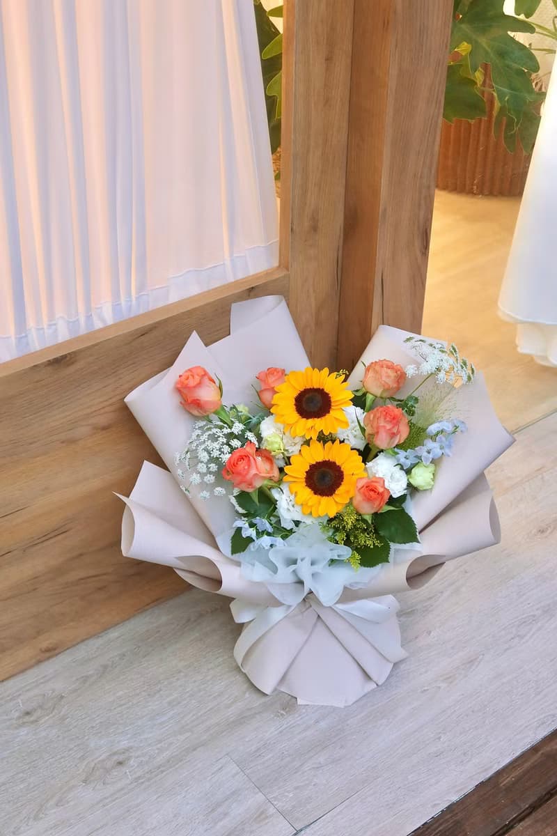 夏日微光・向日葵香檳玫瑰花束