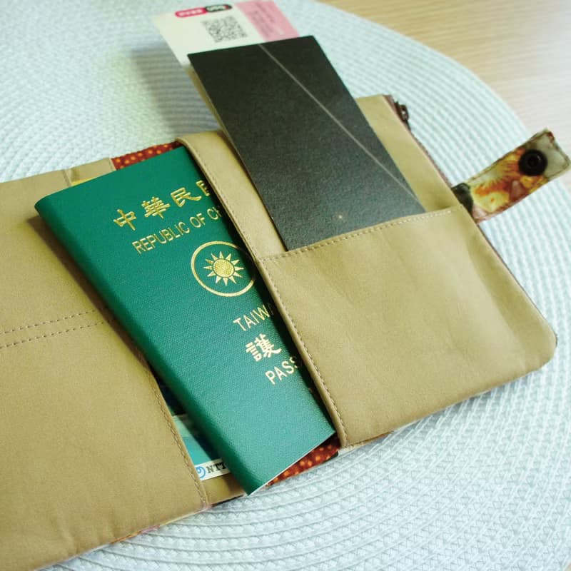 Lovely美國布【貓咪雙拉鍊多功能短夾護照套】布書套