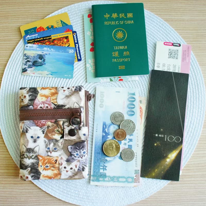 Lovely美國布【貓咪雙拉鍊多功能短夾護照套】布書套