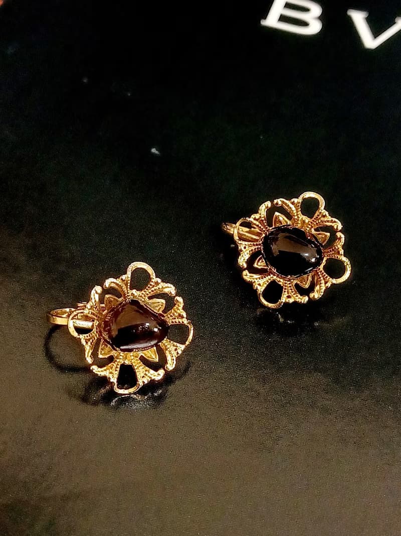 vintage jewelry 古典黑石金色花瓣 夾式耳環
