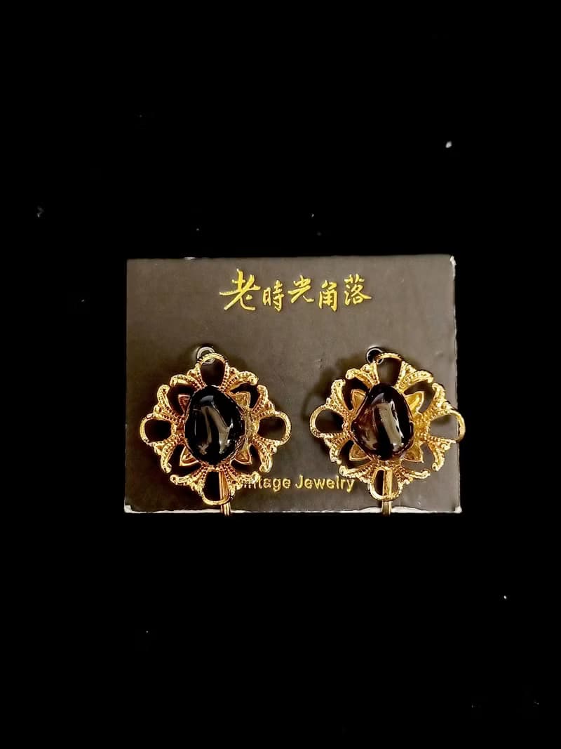 vintage jewelry 古典黑石金色花瓣 夾式耳環
