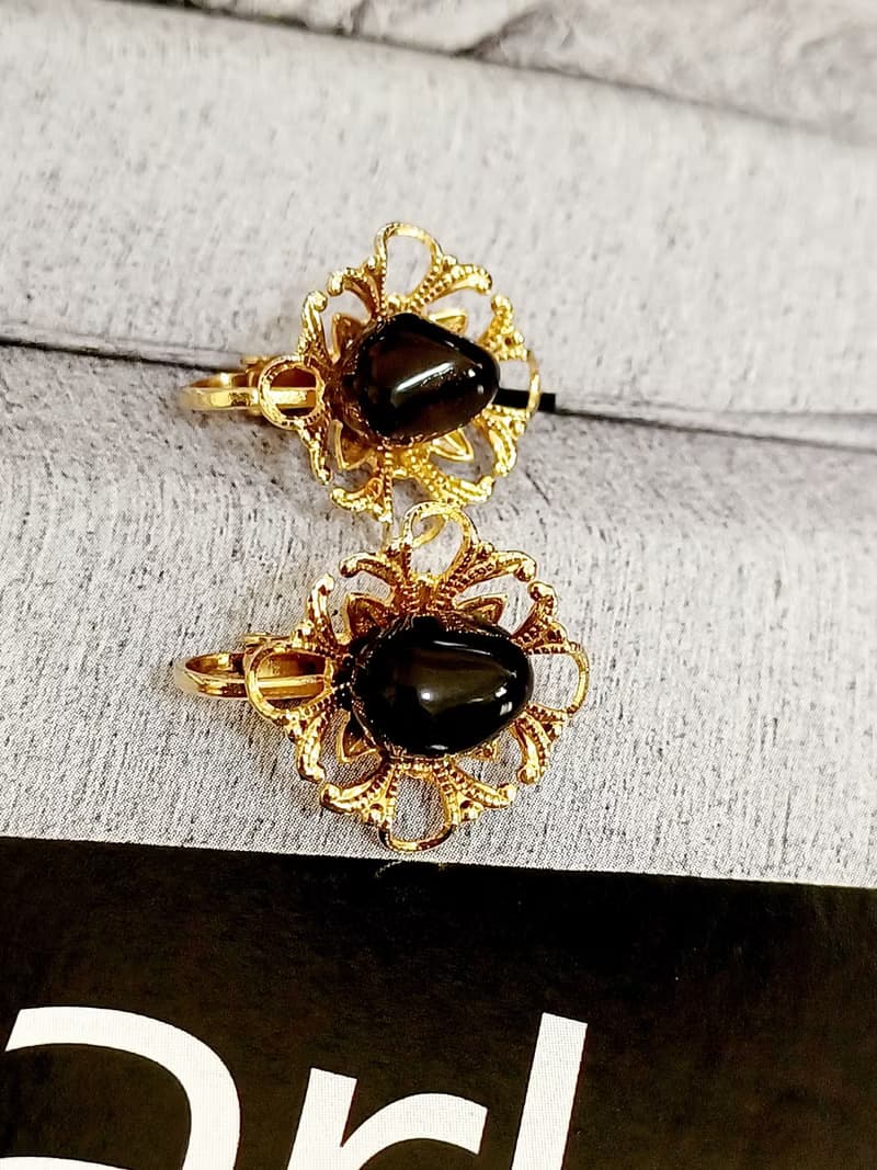 vintage jewelry 古典黑石金色花瓣 夾式耳環