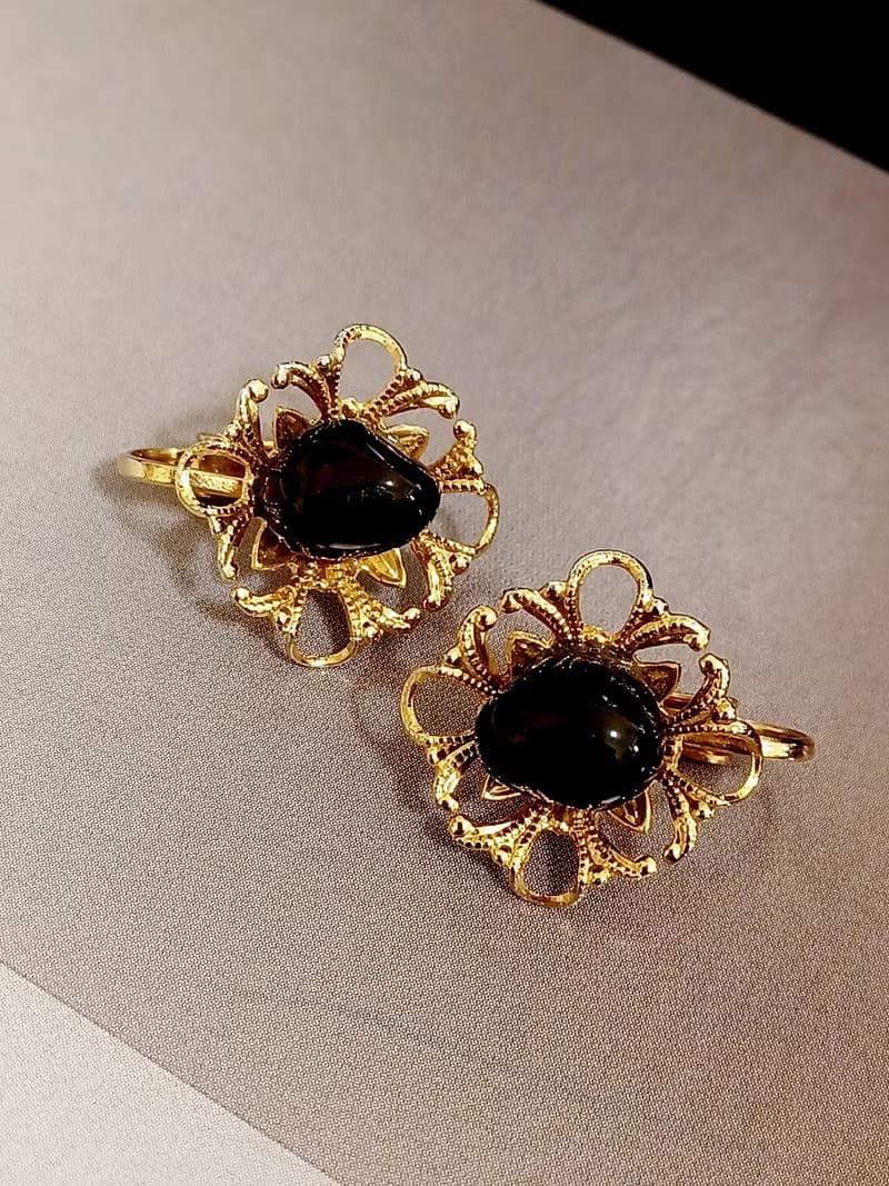 vintage jewelry 古典黑石金色花瓣 夾式耳環