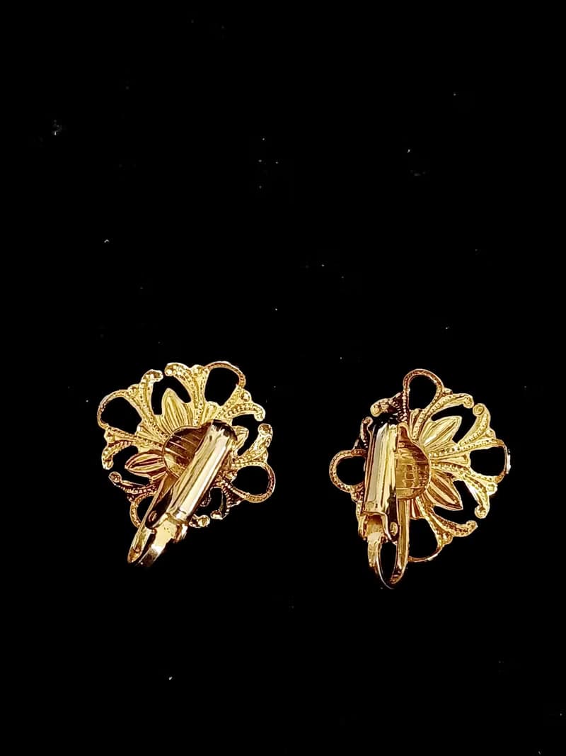 vintage jewelry 古典黑石金色花瓣 夾式耳環