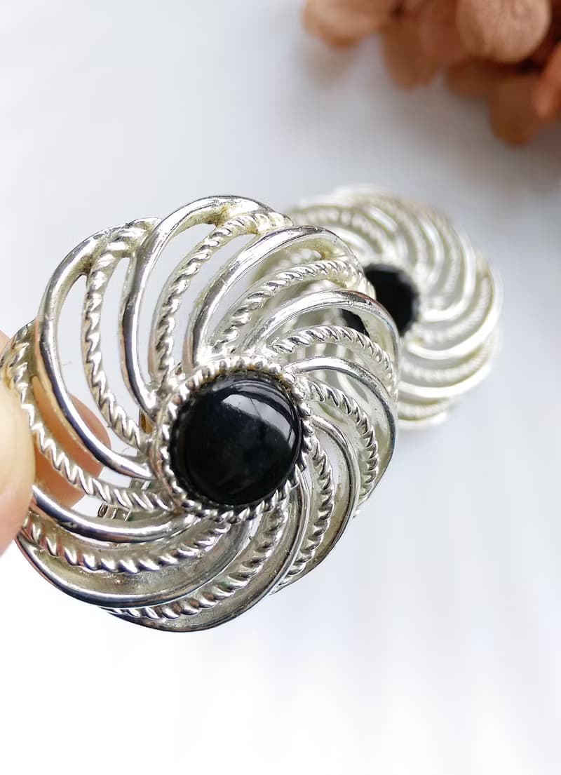 Vintage Jewelry 西洋古董飾品 SARAH COV Mystic Swirl 夾式耳環