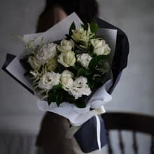 氣質典雅白藍色花束_鮮花