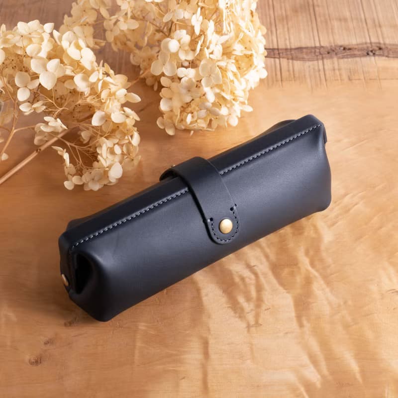 イタリアンレザーのペンケース Paka-pen #Navy【入学祝】【就職祝】【カスタム可能なギフト】