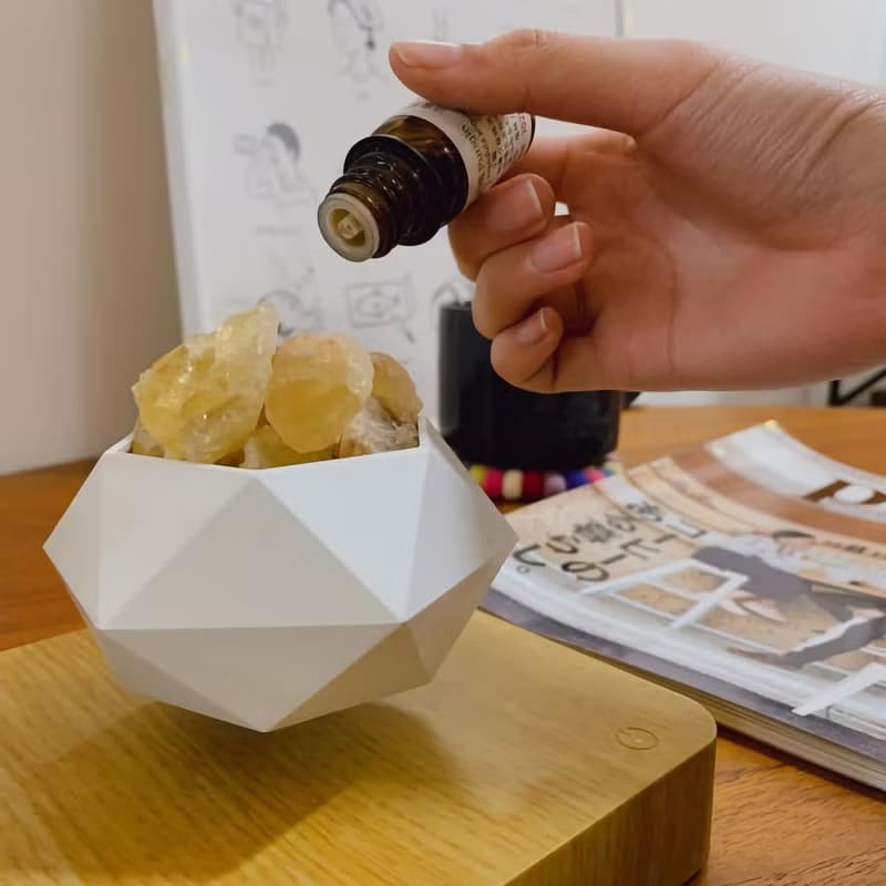 【現貨　禮物】漂浮旋轉香 能量水晶寶盆 轉運、招財 贈精油