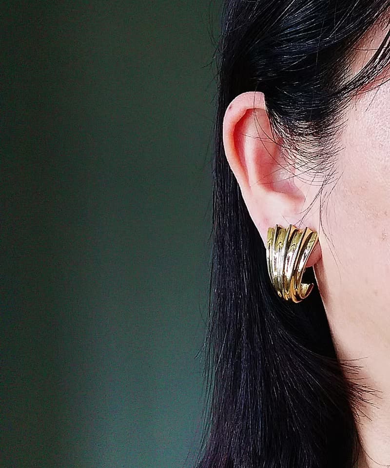 vintage jewelry  古董金色鴨蹼型夾式耳環