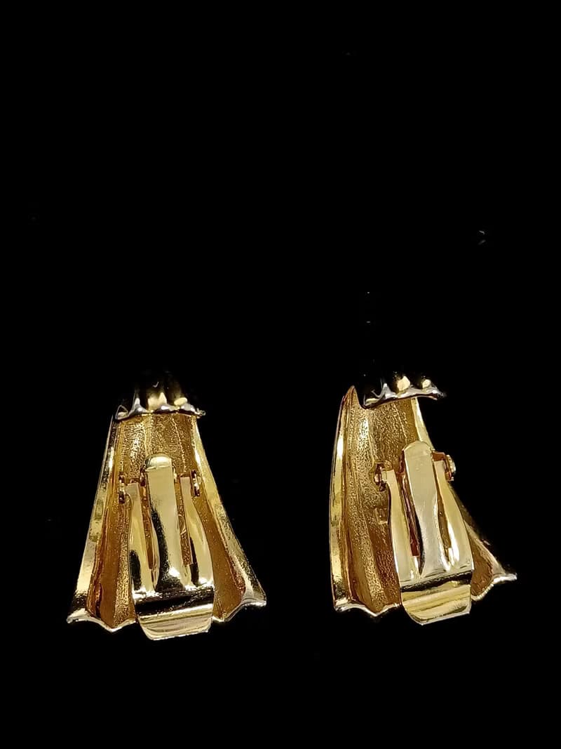 vintage jewelry  古董金色鴨蹼型夾式耳環