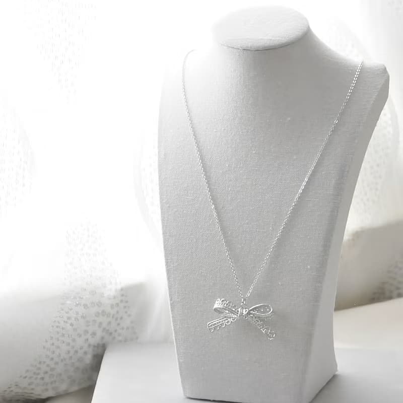 蕾絲。蝴蝶結。銀 項鍊 Lace。Sliver Bow Necklace