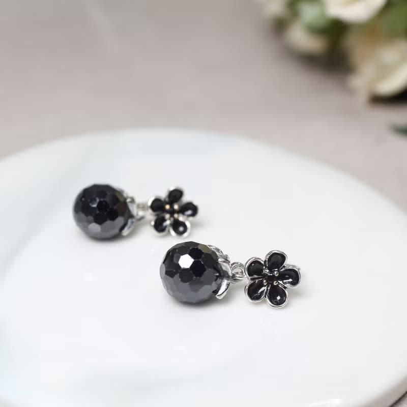 【SWS飾品】古典花朵耳環 。純銀耳環 / 鋯石 / 925純銀