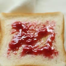 吐司包　草莓醬